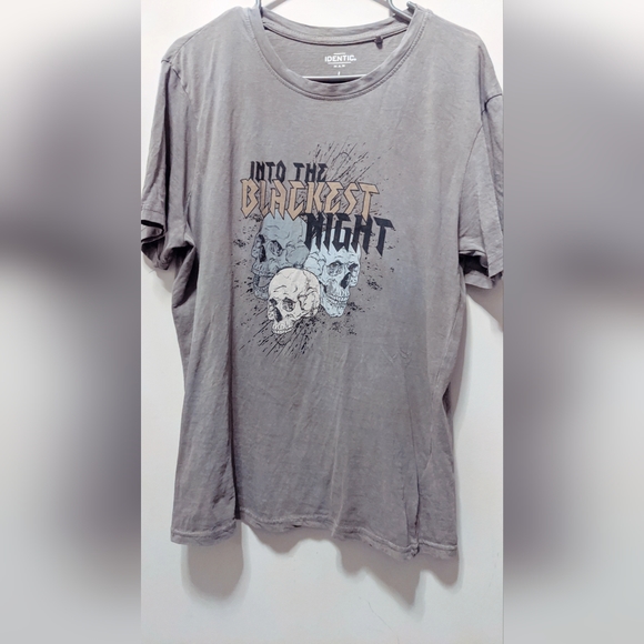 Skull Shirt - Picture 3 of 3